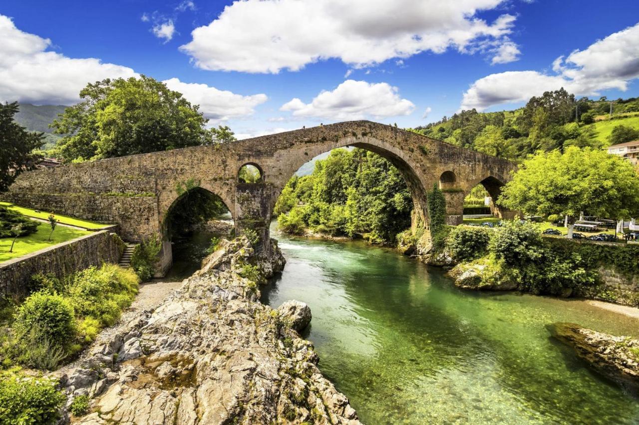 Cangas De Onis A Orillas Del Rio Sella 외부 사진